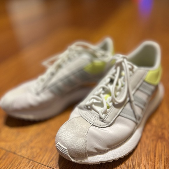 Adidas sports sneakers - Picture 3 of 7